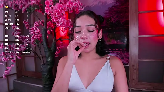 foxy hannah online show from April 2026 06:14:01 PM