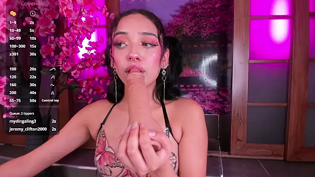 foxy hannah online show from April 2026 06:14:02 PM