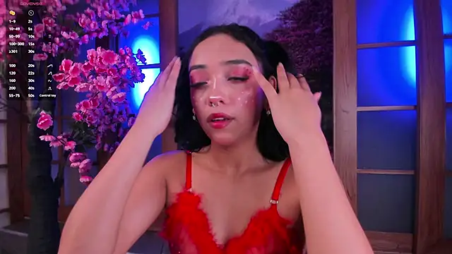 foxy hannah online show from April 2026 06:01:01 PM