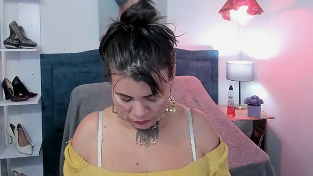 KiaraXMilf online show from March 2026 07:27:02 PM