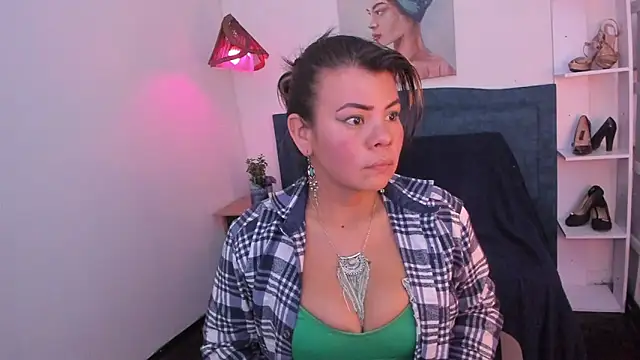 KiaraXMilf online show from March 2026 07:08:01 PM