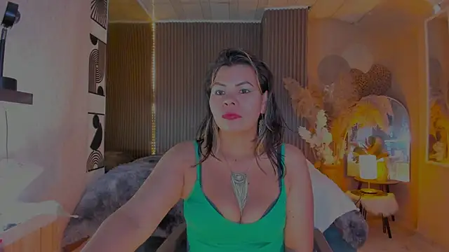 KiaraXMilf online show from April 2026 12:42:01 PM