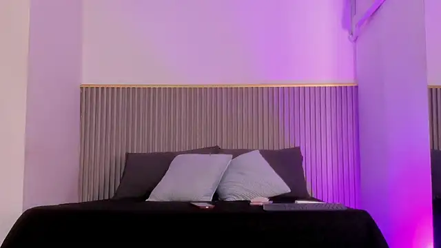 ashvalentine  online show from April 2026 07:47:01 PM