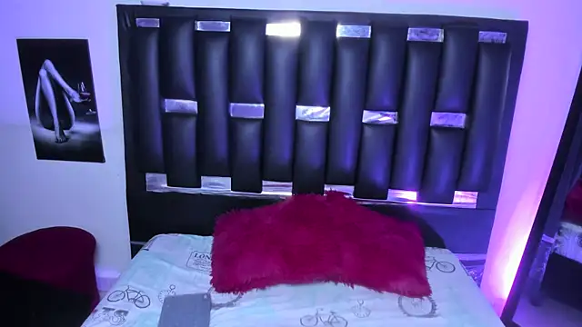 Nina vegas online show from May 2026 01:30:01 PM