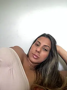 kifanyy online show from May 2026 04:00:01 PM