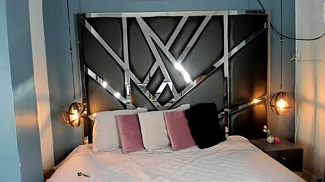 Esmeralda  18 online show from March 2026 08:10:02 PM