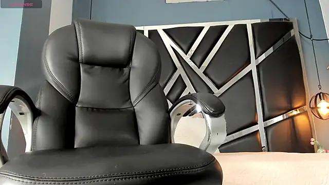 Esmeralda  18 online show from March 2026 07:38:01 PM