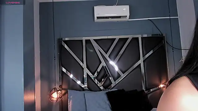 Esmeralda  18 online show from March 2026 07:26:01 PM