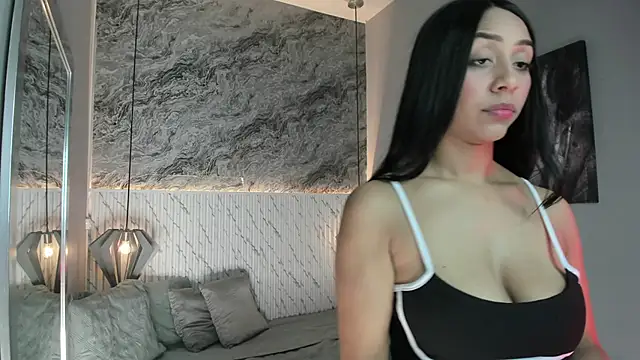 Esmeralda  18 online show from April 2026 07:54:01 PM