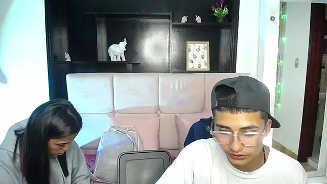  chloe 1 online show from April 2026 03:21:02 AM