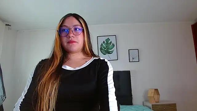 Snapshot of samanthachop chatting on June 2026 01:33:02 PM samanthachop online show from June 2026 01:33:02 PM