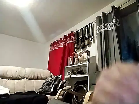 Snapshot of hio666 chatting on March 2026 04:14:02 PM hio666 online show from March 2026 04:14:02 PM