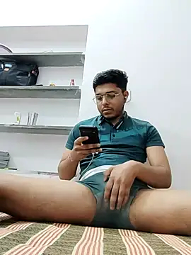 boyzyzyzzl online show from March 2026 08:05:01 PM