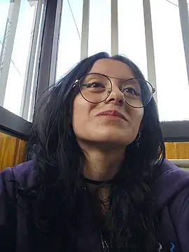 Naomimolie online show from March 2026 12:28:02 PM