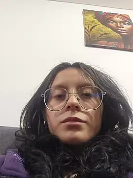 Naomimolie online show from April 2026 11:22:02 AM