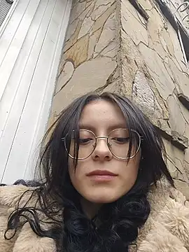 Naomimolie online show from March 2026 11:36:02 AM