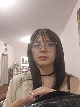 Naomimolie online show from March 2026 12:17:02 PM