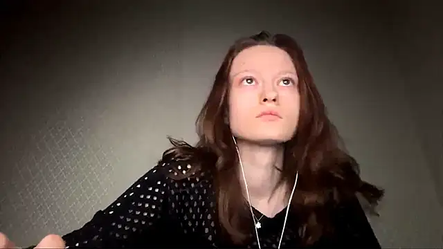 Snapshot of HousedMud chatting on March 2026 09:44:01 PM HousedMud online show from March 2026 09:44:01 PM