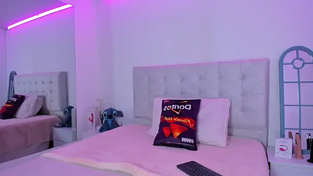 Vanessa cruz 18 online show from April 2026 06:47:02 PM