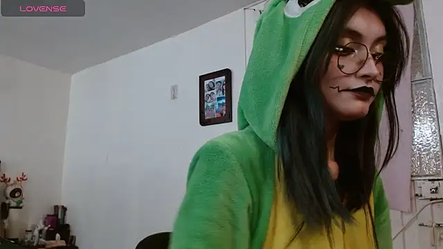 naomi unu online show from June 2026 07:12:02 PM
