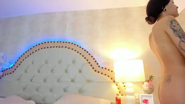 EllaEvanzz online show from March 2026 08:49:02 PM