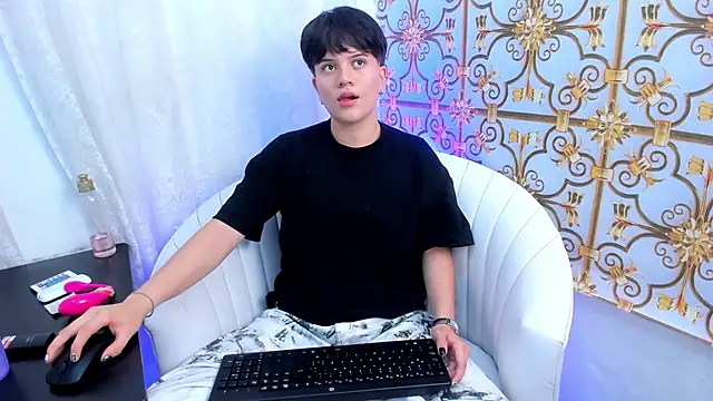 TallSnuSnu online show from April 2026 04:47:01 AM