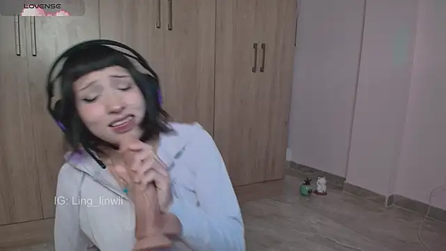 Snapshot of ling_meow chatting on May 2026 01:12:01 AM ling meow online show from May 2026 01:12:01 AM