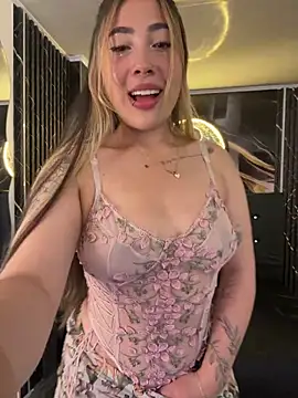 ManuelaVeeleez online show from April 2026 03:02:01 AM