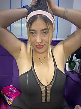 ManuelaVeeleez online show from May 2026 04:53:01 AM
