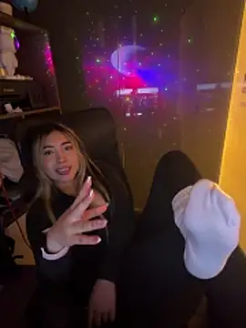 ManuelaVeeleez online show from April 2026 07:45:01 AM