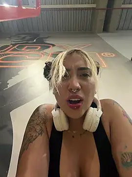 Snapshot of ManuelaVeeleez chatting on July 2026 02:41:01 AM ManuelaVeeleez online show from July 2026 02:41:01 AM
