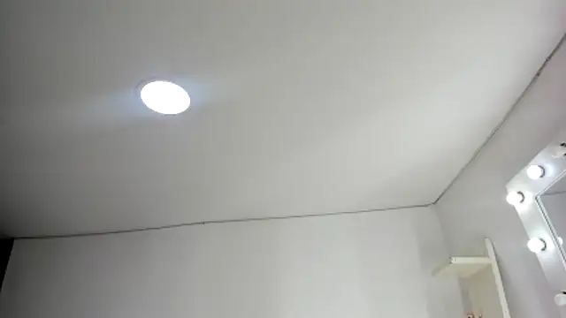 KoralCruz  online show from April 2026 01:37:01 PM