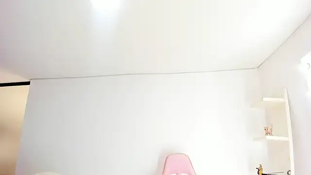 KoralCruz  online show from April 2026 04:26:01 PM