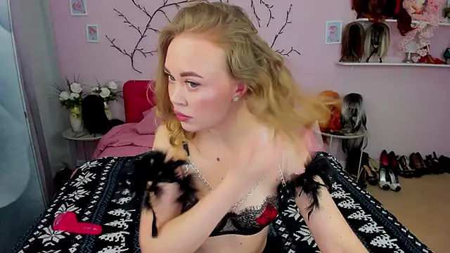 HannahWillow online show from March 2026 07:22:02 AM