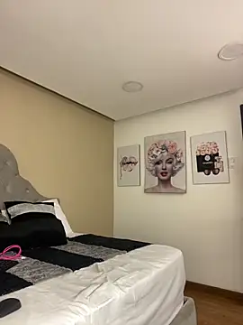 AlmaraRouge online show from April 2026 08:21:01 PM