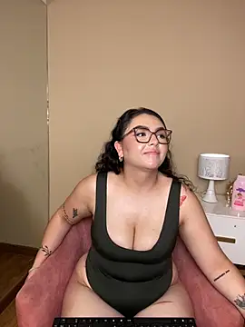 AlmaraRouge online show from April 2026 07:53:01 PM