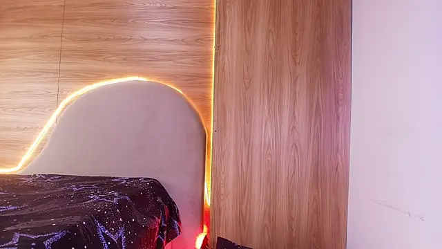 kiara lp online show from April 2026 04:19:01 AM