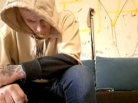 AWolf92 online show from May 2026 01:29:01 AM