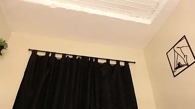 LyriaDiamond  online show from March 2026 07:40:02 PM