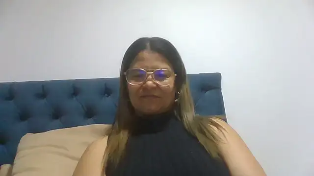 Jiwon Han online show from April 2026 11:08:02 PM