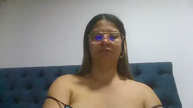 Jiwon Han online show from April 2026 01:35:02 AM