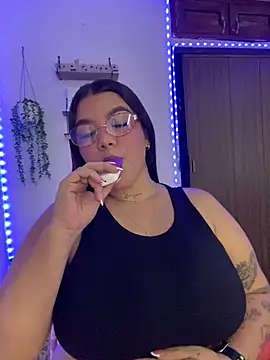Snapshot of michellesexxxy3 chatting on June 2026 04:09:02 AM michellesexxxy3 online show from June 2026 04:09:02 AM