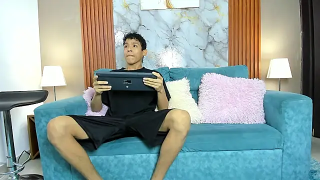 SKINNY BOYXXX online show from March 2026 07:16:01 AM