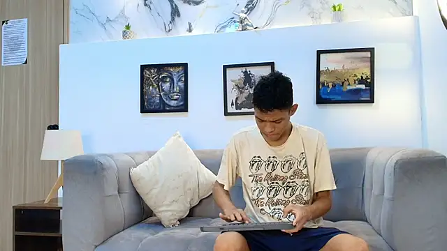 SKINNY BOYXXX online show from April 2026 07:48:02 AM