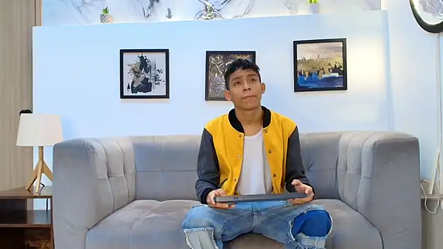 SKINNY BOYXXX online show from April 2026 07:22:02 AM