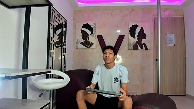 SKINNY BOYXXX online show from March 2026 07:30:02 AM