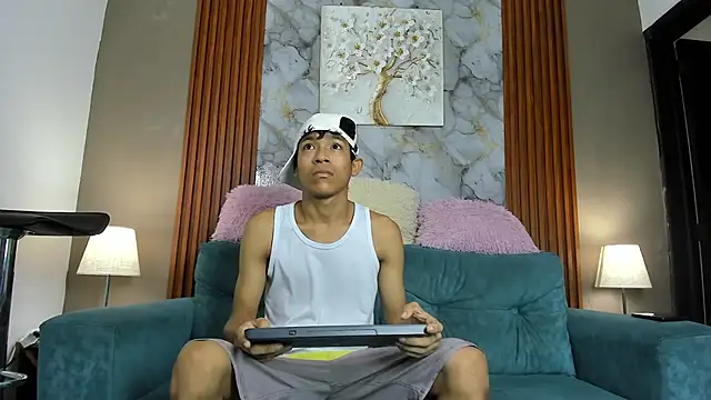 SKINNY BOYXXX online show from March 2026 07:12:01 AM