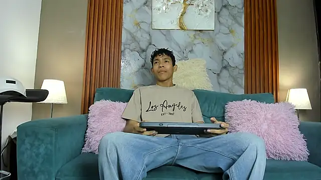 SKINNY BOYXXX online show from March 2026 07:35:02 AM