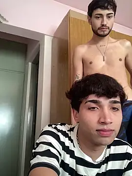 Lucasss2204 online show from April 2026 06:23:01 PM