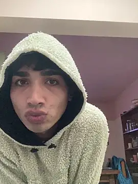 Lucasss2204 online show from April 2026 10:02:02 PM